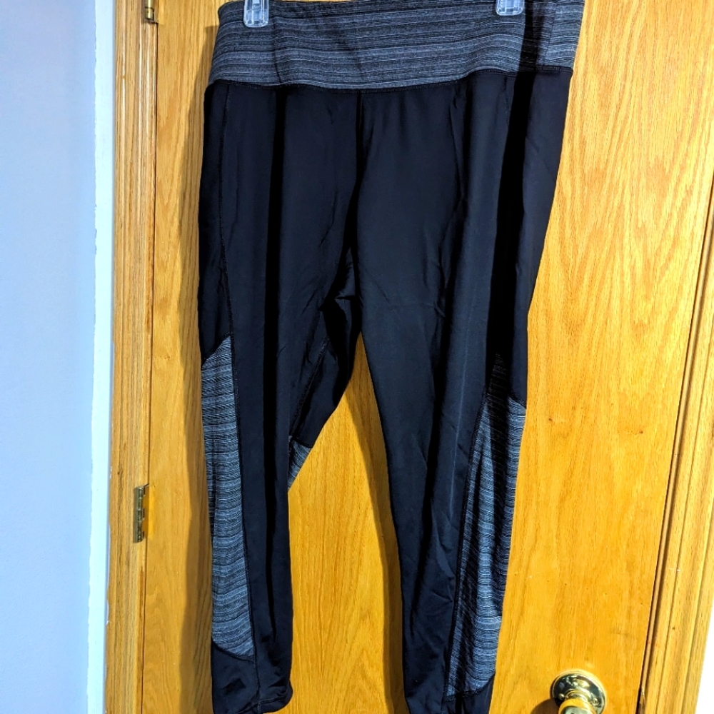 New no tags Lane Bryant Livi 26/28 spandex leggings